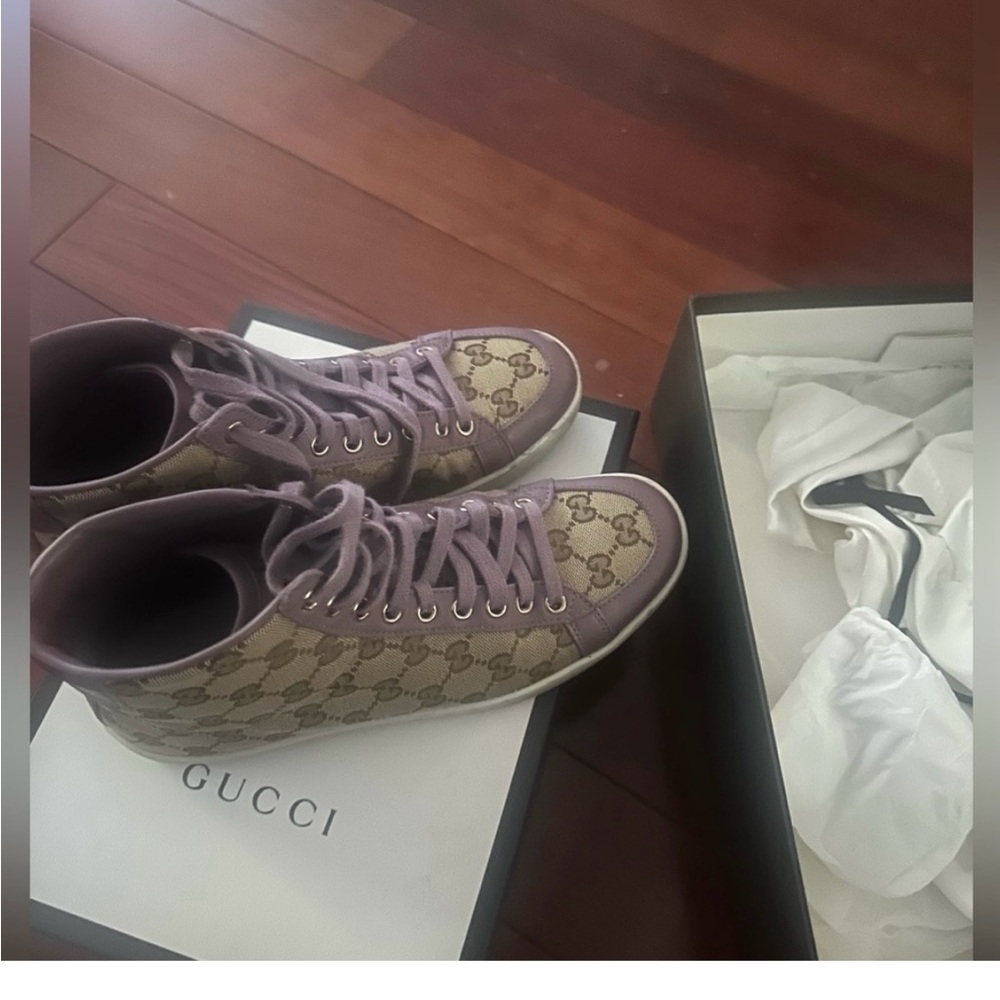 GUCCI lavender / purple canvas shoes / sneakers 100 % authentic